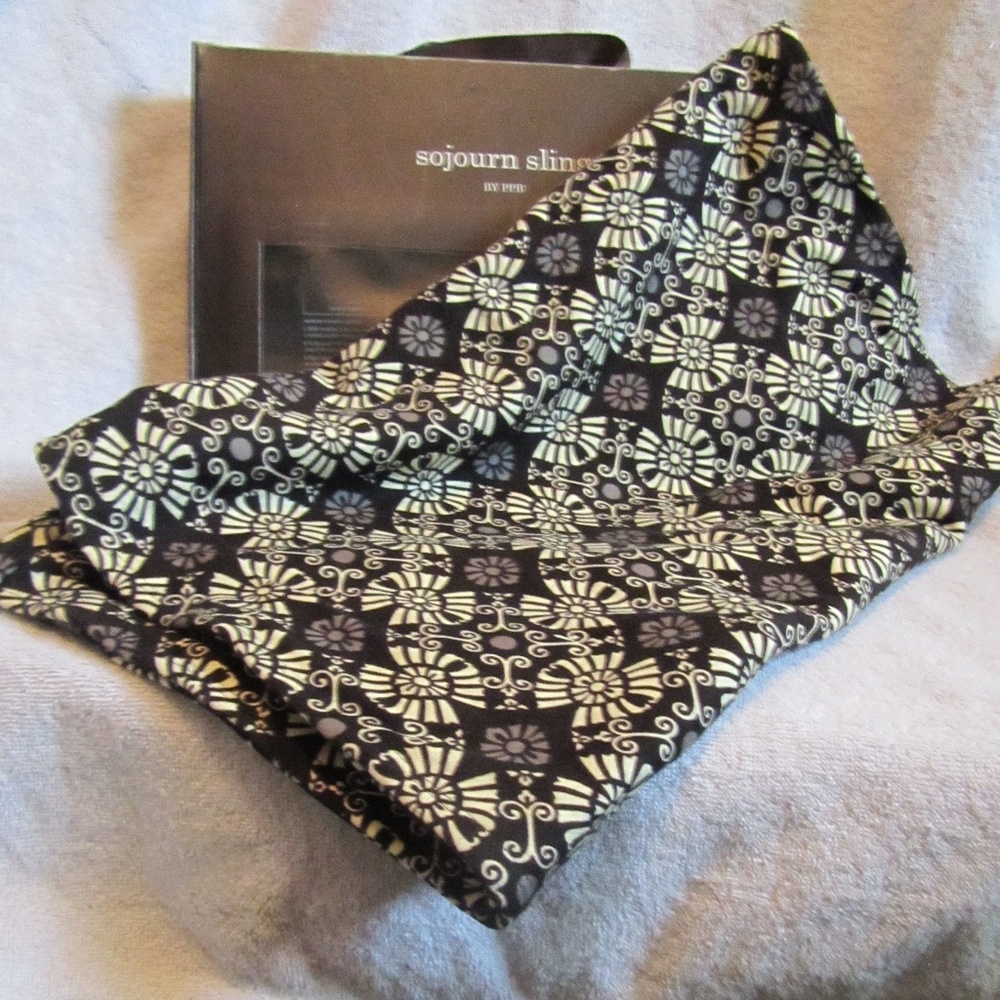 Petunia Pickle Bottom Baby Chic Sojourn Sling